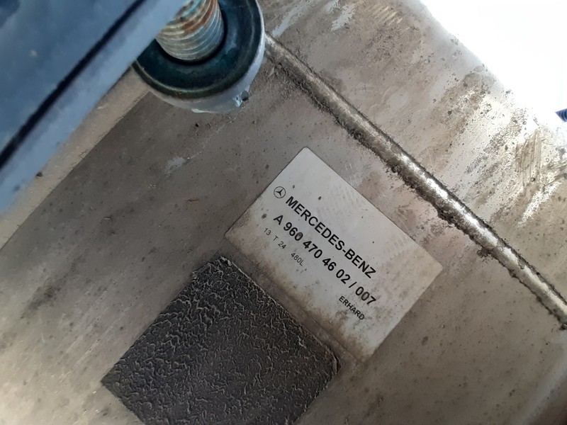 Mercedes-Benz A9604704602 480 liter - Palivová nádrž: obrázek 5 Mercedes-Benz A9604704602 480 liter - Palivová nádrž: obrázek 5