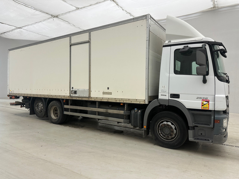 Mercedes-Benz Actros 2536 - 6x2 - Skříňový nákladní auto: obrázek 3 Mercedes-Benz Actros 2536 - 6x2 - Skříňový nákladní auto: obrázek 3