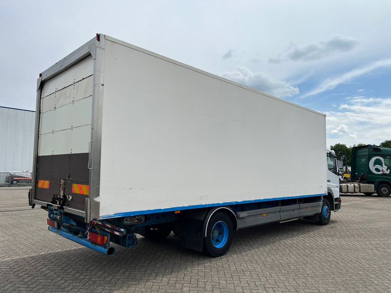 Mercedes-Benz Atego 1218 - Skříňový nákladní auto: obrázek 4 Mercedes-Benz Atego 1218 - Skříňový nákladní auto: obrázek 4
