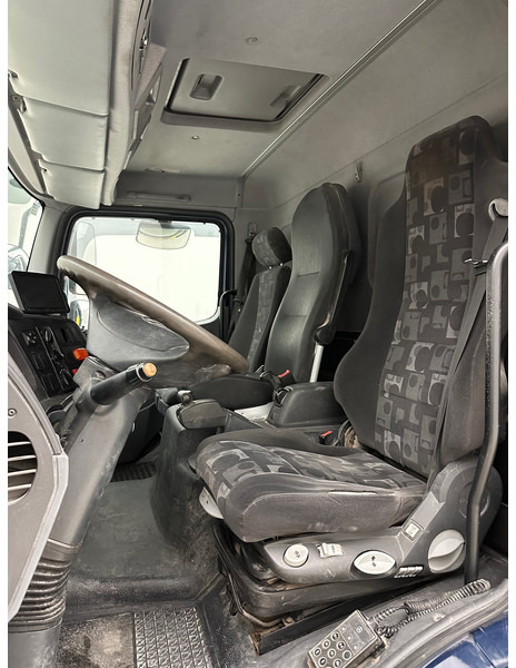 Interior photo 2: Skříňový nákladní auto Mercedes-Benz Atego 1218