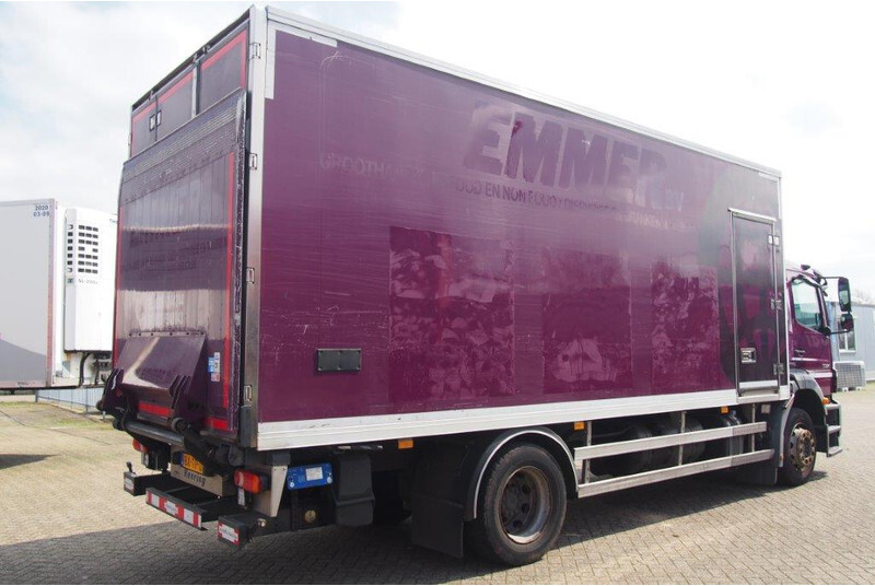 Mercedes-Benz Axor 1824 - Chladírenský nákladní automobil: obrázek 4 Mercedes-Benz Axor 1824 - Chladírenský nákladní automobil: obrázek 4