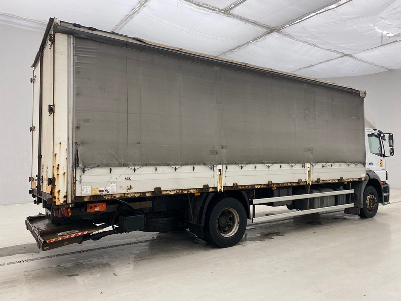 Mercedes-Benz Axor 1824 - Plachtový nákladní auto: obrázek 4 Mercedes-Benz Axor 1824 - Plachtový nákladní auto: obrázek 4