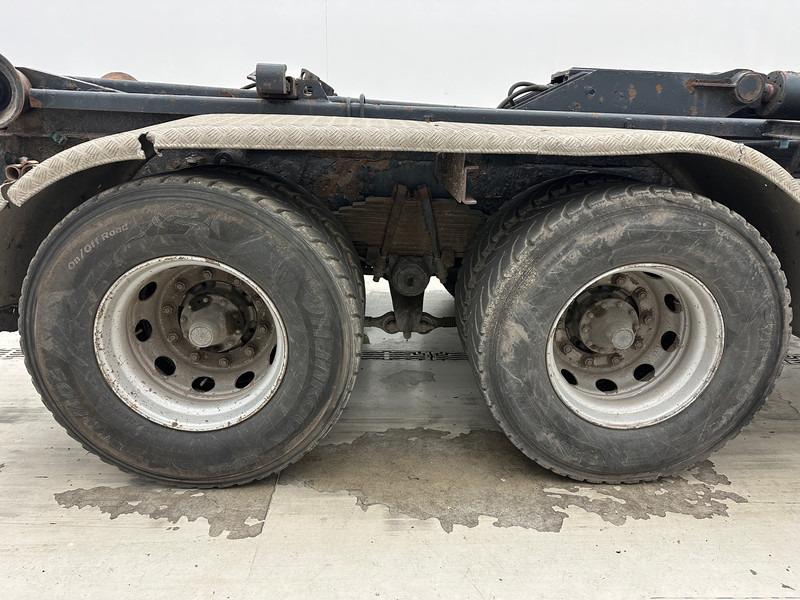 Scania R124.420 - 6x4 - Hákový nosič kontejnerů: obrázek 4 Scania R124.420 - 6x4 - Hákový nosič kontejnerů: obrázek 4