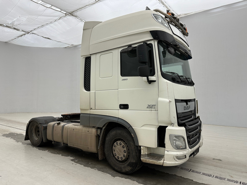 DAF XF 460 Super Space Cab* - Tahač: obrázek 3 DAF XF 460 Super Space Cab* - Tahač: obrázek 3