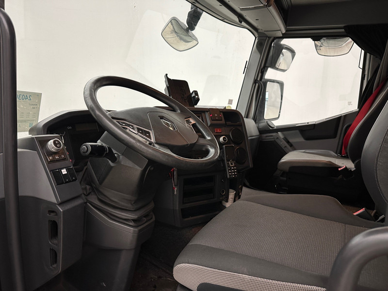 Tahač Renault T 460 - ADR: obrázek 9 Tahač Renault T 460 - ADR: obrázek 9