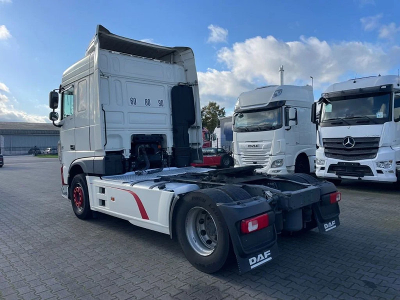 DAF XF 460 Spacecab Euro 6 - Tahač: obrázek 3 DAF XF 460 Spacecab Euro 6 - Tahač: obrázek 3