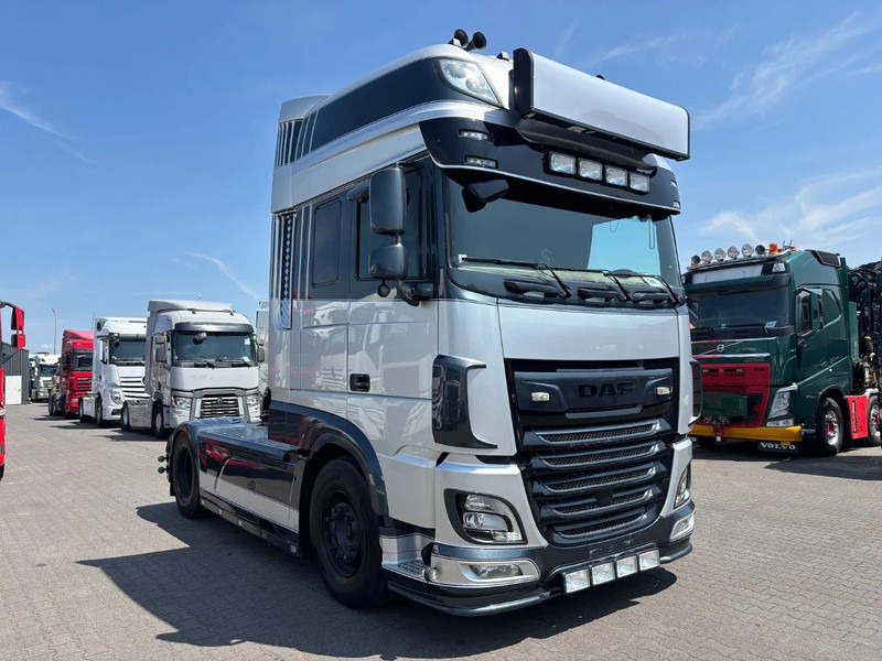 DAF XF 530 Super Spacecab Euro 6 Retarder - Tahač: obrázek 2 DAF XF 530 Super Spacecab Euro 6 Retarder - Tahač: obrázek 2