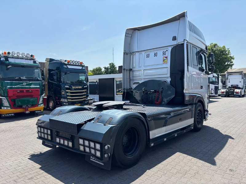DAF XF 530 Super Spacecab Euro 6 Retarder - Tahač: obrázek 4 DAF XF 530 Super Spacecab Euro 6 Retarder - Tahač: obrázek 4
