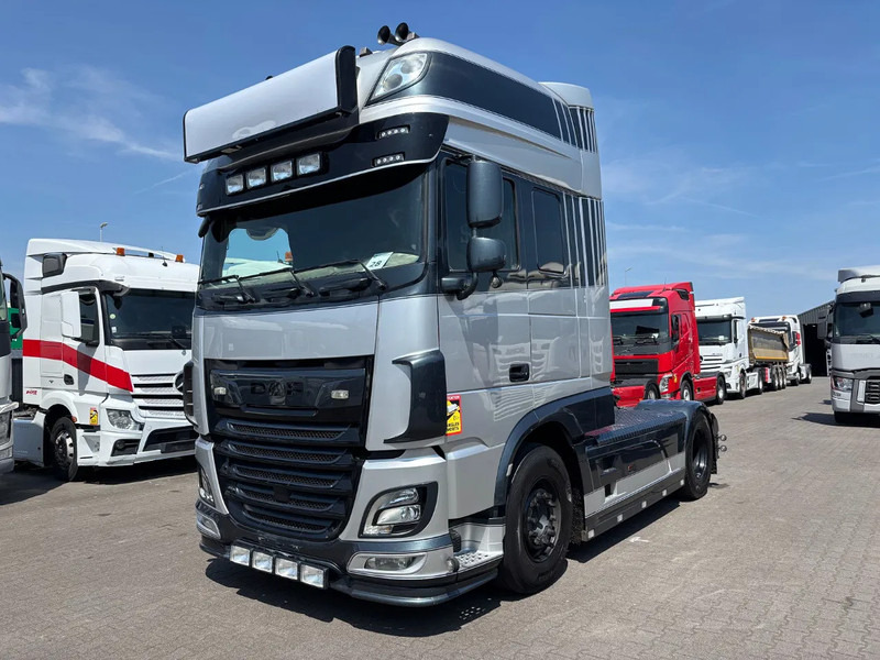 DAF XF 530 Super Spacecab Euro 6 Retarder - Tahač: obrázek 1 DAF XF 530 Super Spacecab Euro 6 Retarder - Tahač: obrázek 1