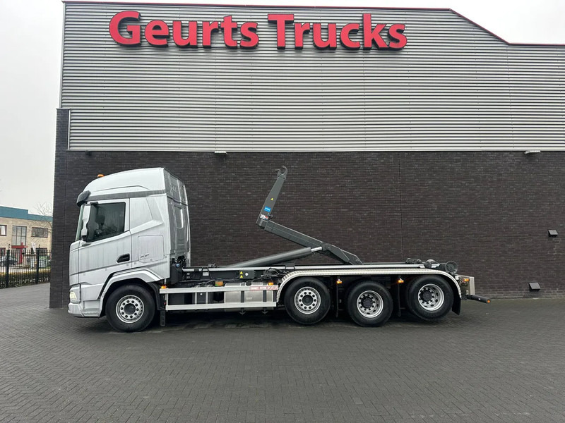 DAF XF 530 8X2 TRIPLE VDL S-30-6700 HAAKARMSYSTEEM/ABROLLKIPPER/HOOKLIFT/NIEUW/NEW - Hákový nosič kontejnerů: obrázek 1 DAF XF 530 8X2 TRIPLE VDL S-30-6700 HAAKARMSYSTEEM/ABROLLKIPPER/HOOKLIFT/NIEUW/NEW - Hákový nosič kontejnerů: obrázek 1