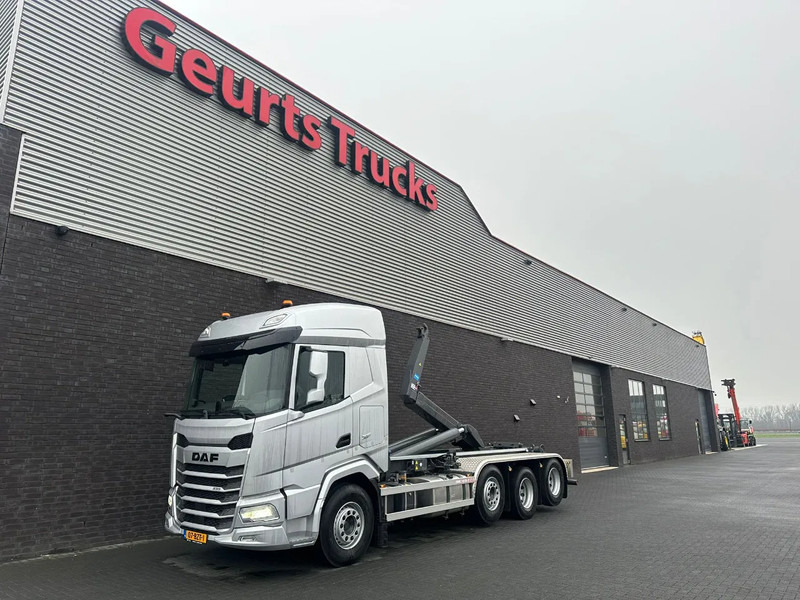 DAF XF 530 8X2 TRIPLE VDL S-30-6700 HAAKARMSYSTEEM/ABROLLKIPPER/HOOKLIFT/NIEUW/NEW - Hákový nosič kontejnerů: obrázek 2 DAF XF 530 8X2 TRIPLE VDL S-30-6700 HAAKARMSYSTEEM/ABROLLKIPPER/HOOKLIFT/NIEUW/NEW - Hákový nosič kontejnerů: obrázek 2