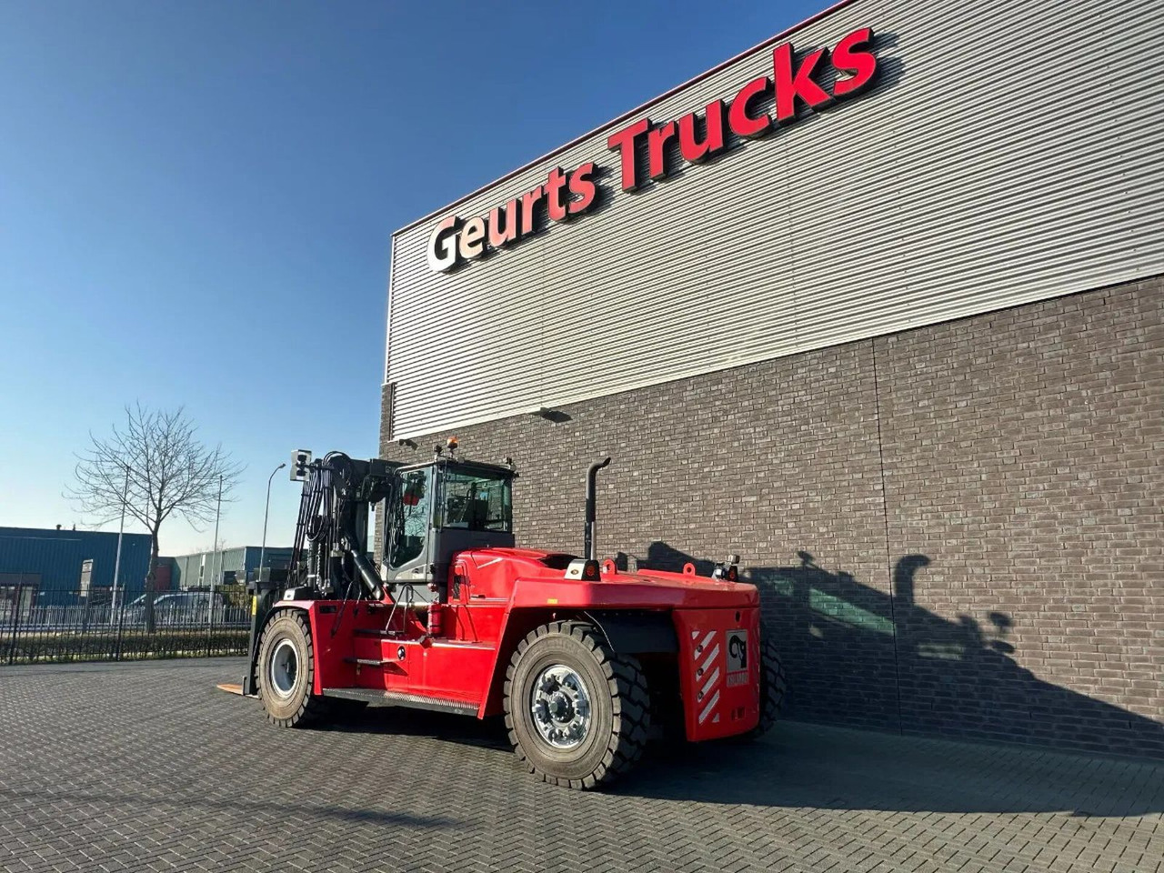 Kalmar DCG 330-12 VORKHEFTRUCK/ GABELSTAPLER/ FORKLIFT - Dieselový vysokozdvižný vozík: obrázek 3 Kalmar DCG 330-12 VORKHEFTRUCK/ GABELSTAPLER/ FORKLIFT - Dieselový vysokozdvižný vozík: obrázek 3