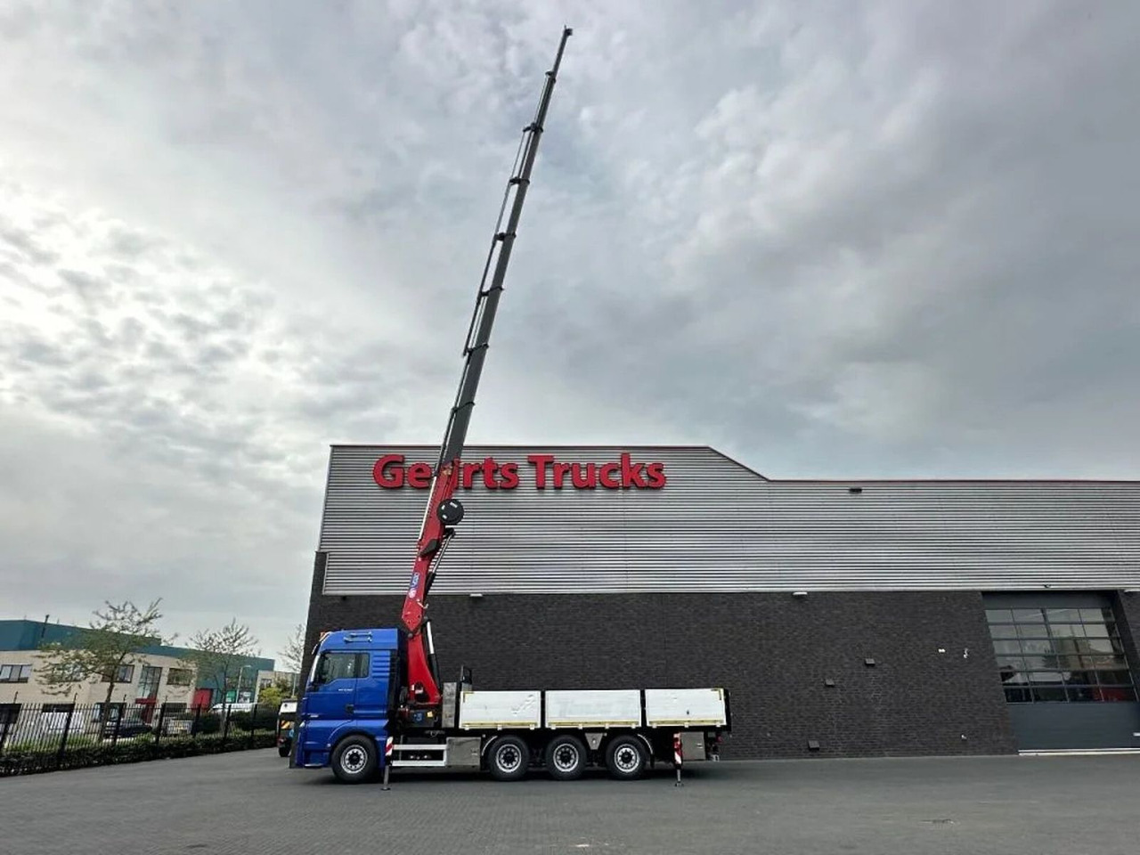 MAN TGX 33.560 8X4 TRIDEM + HMF 4020-K8 KRAAN/KRAN/C - Auto s hydraulickou rukou: obrázek 5 MAN TGX 33.560 8X4 TRIDEM + HMF 4020-K8 KRAAN/KRAN/C - Auto s hydraulickou rukou: obrázek 5