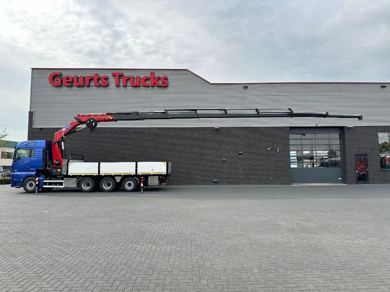 MAN TGX 33.560 8X4 TRIDEM + HMF 4020-K8 KRAAN/KRAN/C - Auto s hydraulickou rukou: obrázek 1 MAN TGX 33.560 8X4 TRIDEM + HMF 4020-K8 KRAAN/KRAN/C - Auto s hydraulickou rukou: obrázek 1