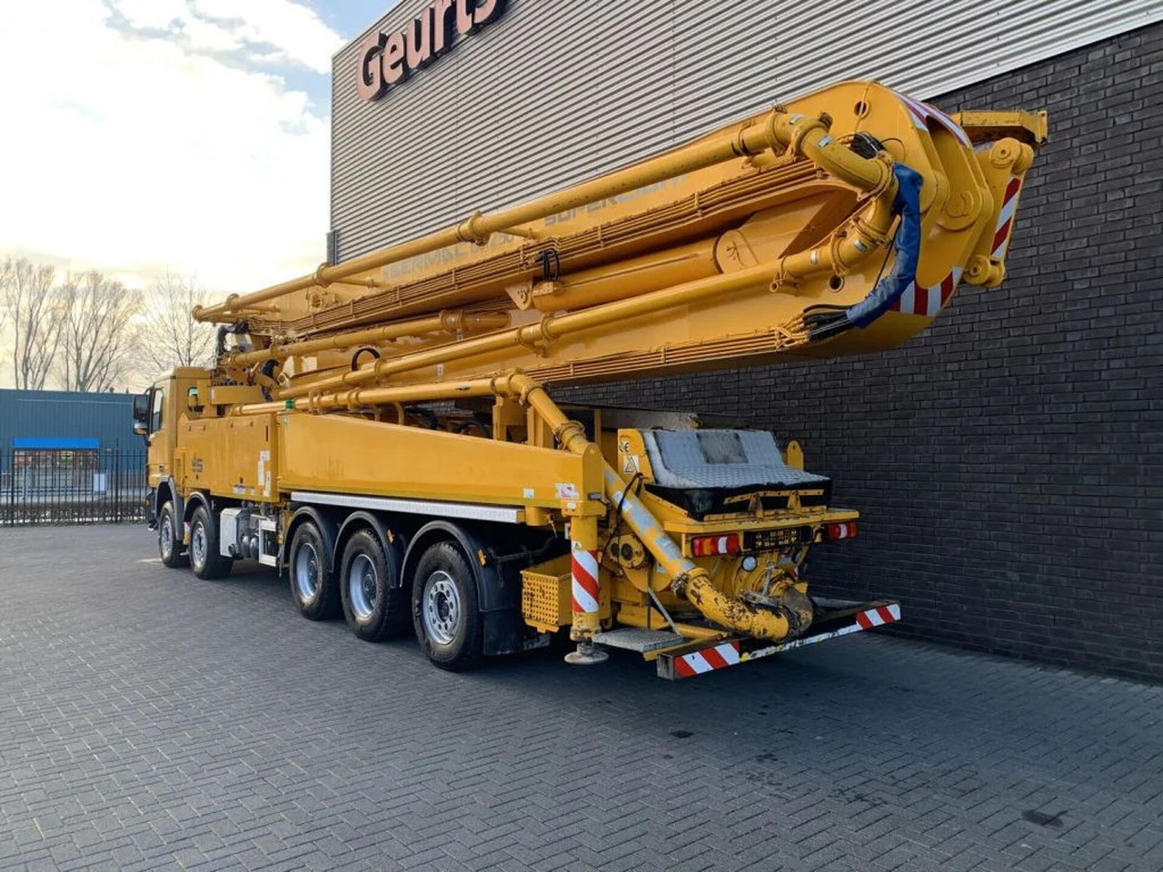 Mercedes-Benz Actros 5041 10X4 + SERMAC 6 RZ 56 METER CONCRETE - Autočerpadlo: obrázek 3 Mercedes-Benz Actros 5041 10X4 + SERMAC 6 RZ 56 METER CONCRETE - Autočerpadlo: obrázek 3