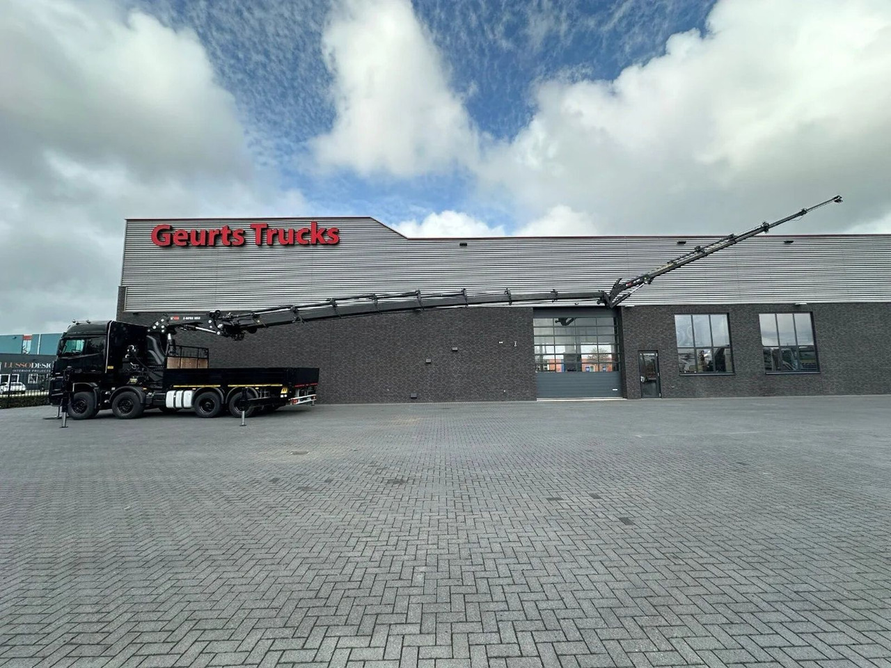 Mercedes-Benz Arocs 3251 8X4 + HIAB 1058 E-8 + JIB 150X-6 JDC - Auto s hydraulickou rukou: obrázek 3 Mercedes-Benz Arocs 3251 8X4 + HIAB 1058 E-8 + JIB 150X-6 JDC - Auto s hydraulickou rukou: obrázek 3
