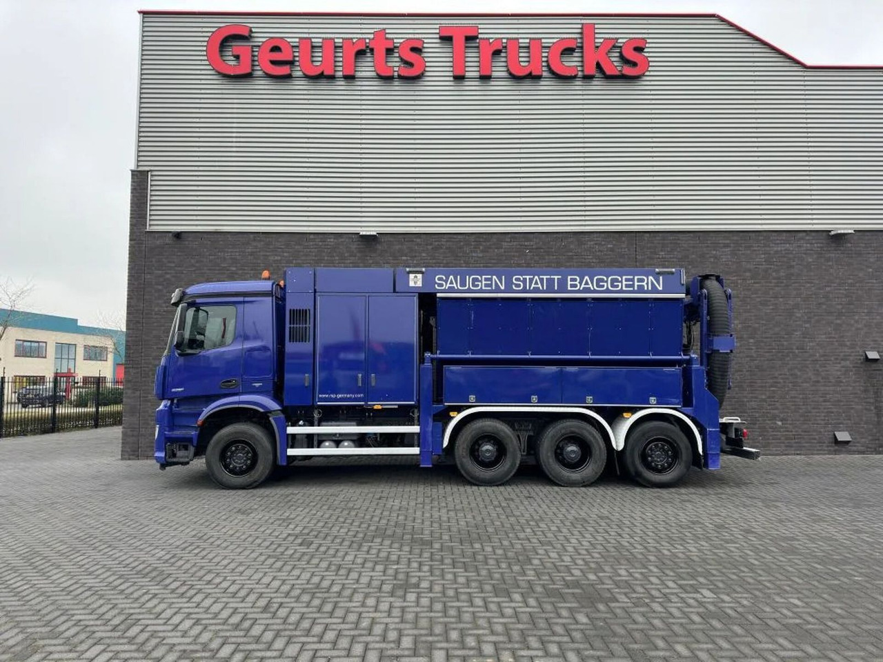Mercedes-Benz Arocs 3251 8X4 RSP ESE 6 RD 8000 SAUGBAGGER/SUCT - Čistič odpadových jam: obrázek 1 Mercedes-Benz Arocs 3251 8X4 RSP ESE 6 RD 8000 SAUGBAGGER/SUCT - Čistič odpadových jam: obrázek 1