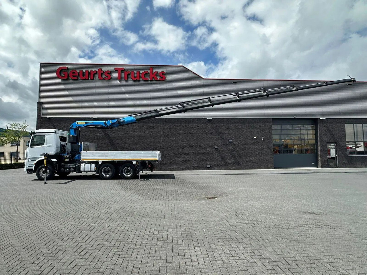 Mercedes-Benz Arocs 3351 963-2-E 6X4 KIPPER / TIPPER + PALFING - Auto s hydraulickou rukou: obrázek 5 Mercedes-Benz Arocs 3351 963-2-E 6X4 KIPPER / TIPPER + PALFING - Auto s hydraulickou rukou: obrázek 5