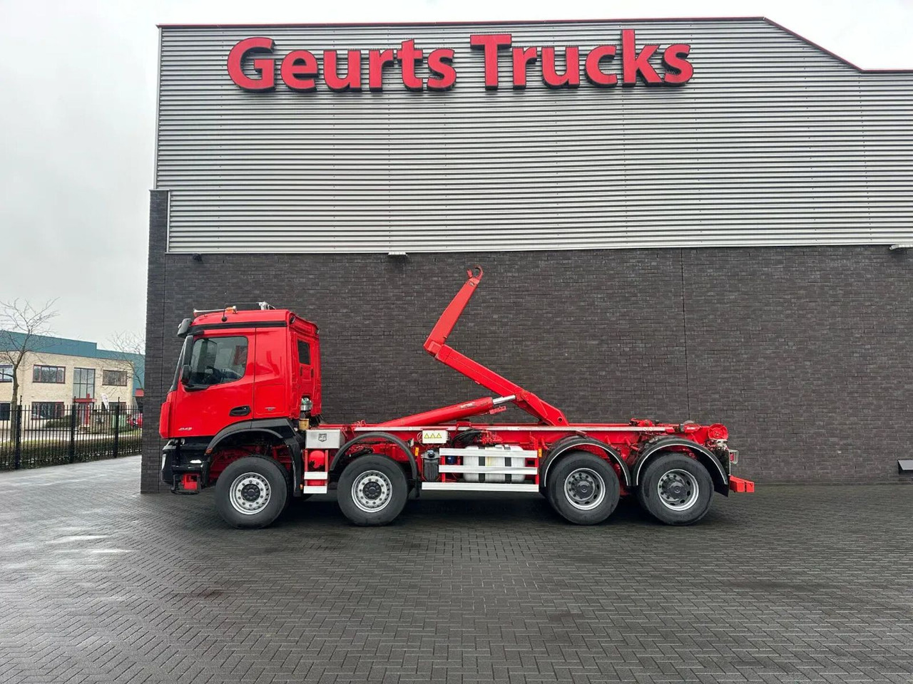 Mercedes-Benz Arocs 8X4 VDL S-30-6600 HAAKARMSYSTEEM/ABROLLKIP - Hákový nosič kontejnerů: obrázek 1 Mercedes-Benz Arocs 8X4 VDL S-30-6600 HAAKARMSYSTEEM/ABROLLKIP - Hákový nosič kontejnerů: obrázek 1