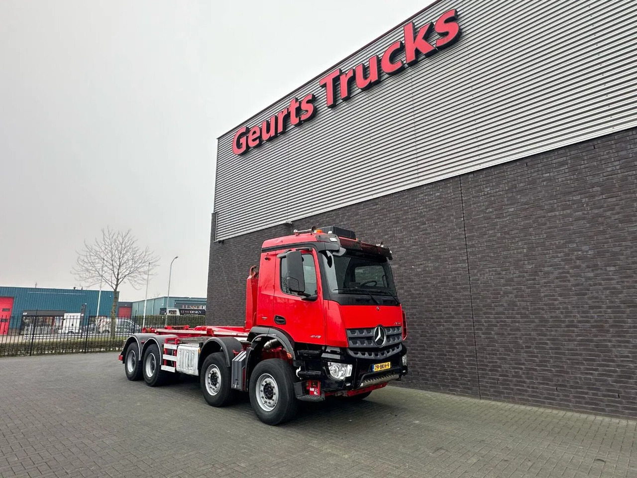 Mercedes-Benz Arocs 8X4 VDL S-30-6600 HAAKARMSYSTEEM/ABROLLKIP - Hákový nosič kontejnerů: obrázek 5 Mercedes-Benz Arocs 8X4 VDL S-30-6600 HAAKARMSYSTEEM/ABROLLKIP - Hákový nosič kontejnerů: obrázek 5