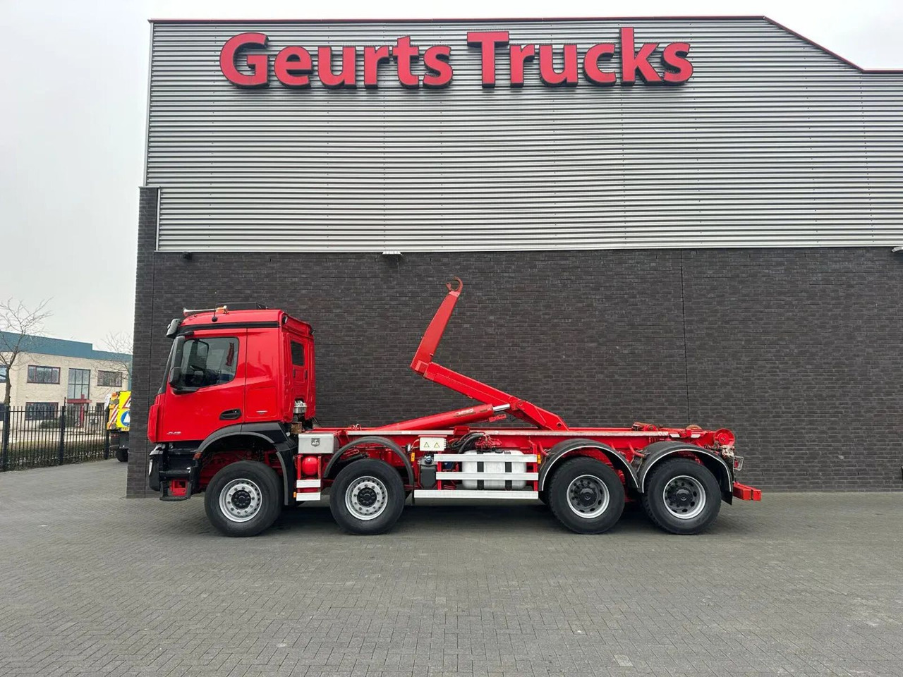 Mercedes-Benz Arocs 8X4 VDL S-30-6600 HAAKARMSYSTEEM/ABROLLKIP - Hákový nosič kontejnerů: obrázek 1 Mercedes-Benz Arocs 8X4 VDL S-30-6600 HAAKARMSYSTEEM/ABROLLKIP - Hákový nosič kontejnerů: obrázek 1
