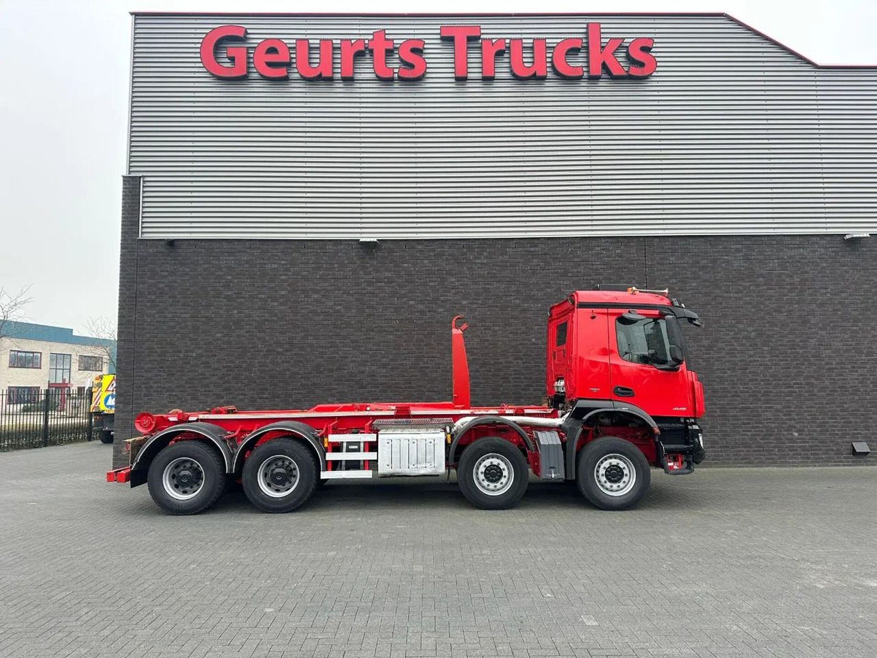 Mercedes-Benz Arocs 8X4 VDL S-30-6600 HAAKARMSYSTEEM/ABROLLKIP - Hákový nosič kontejnerů: obrázek 4 Mercedes-Benz Arocs 8X4 VDL S-30-6600 HAAKARMSYSTEEM/ABROLLKIP - Hákový nosič kontejnerů: obrázek 4