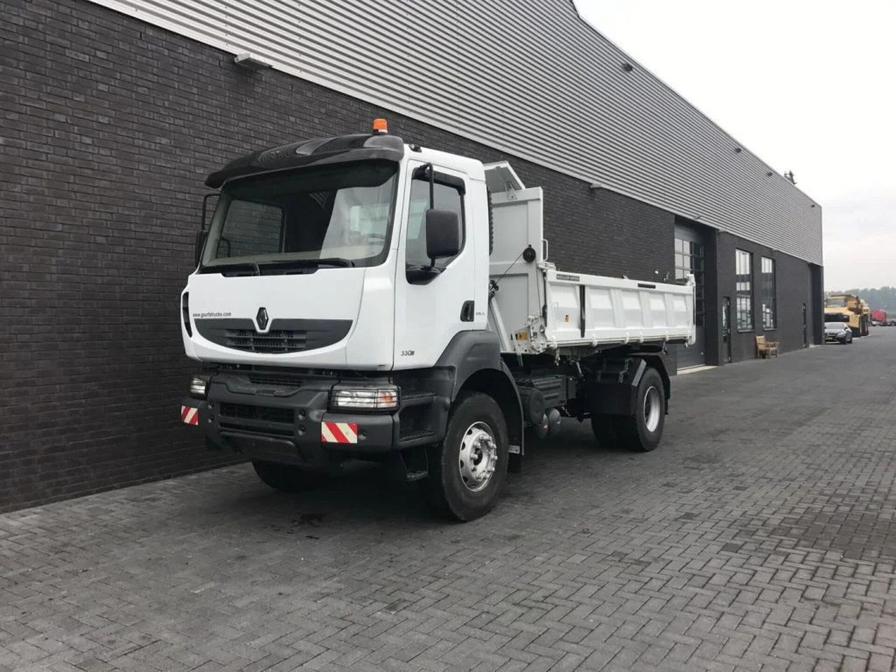 Renault Kerax 330 DXI 4X2 KIPPER/TIPPER ONLY 27.000 KM ! - Sklápěč: obrázek 2 Renault Kerax 330 DXI 4X2 KIPPER/TIPPER ONLY 27.000 KM ! - Sklápěč: obrázek 2