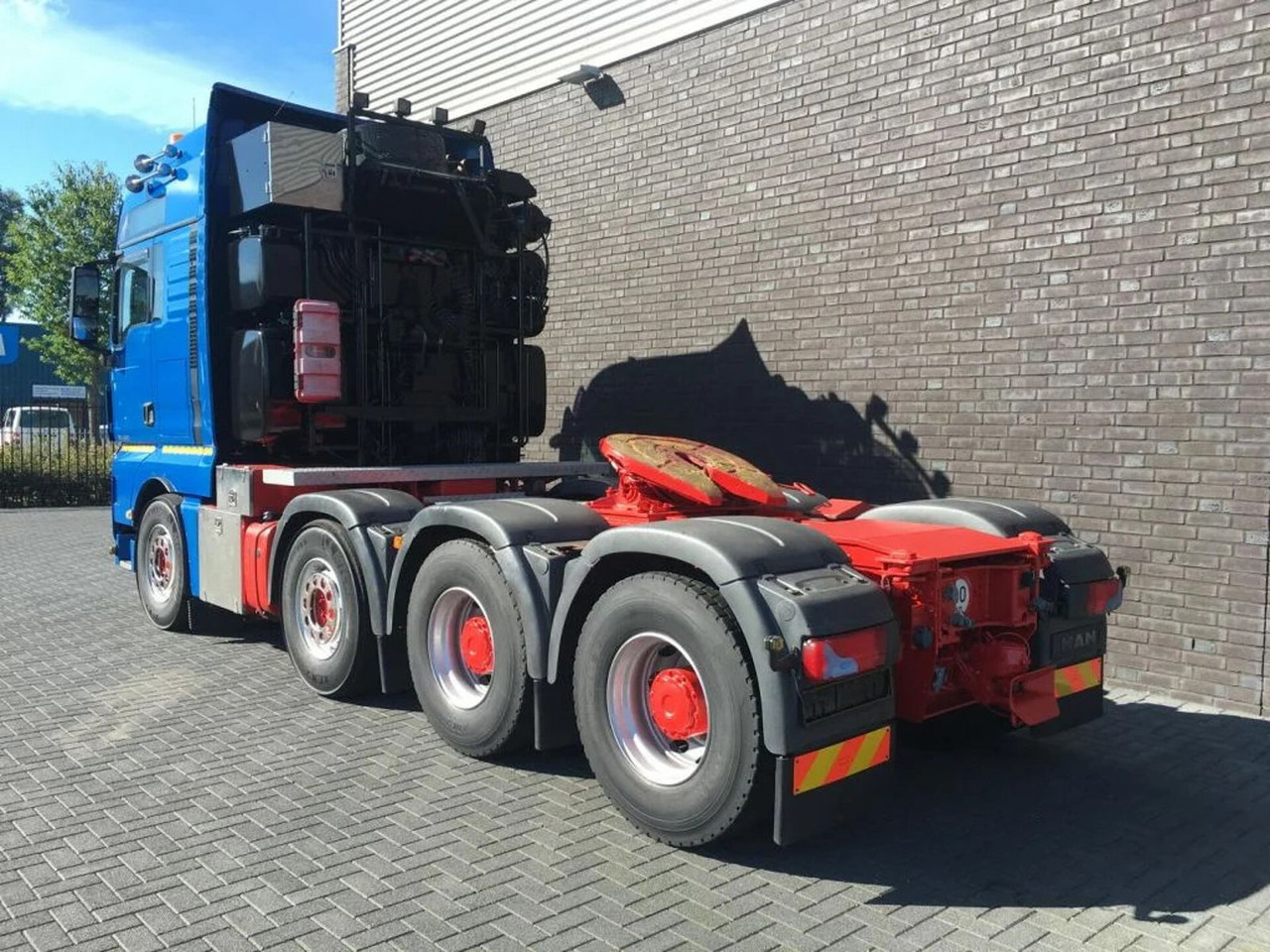 MAN TGX 41.680 V8 8X4 HEAVY DUTY TRACTOR 250 TONS - Tahač: obrázek 3 MAN TGX 41.680 V8 8X4 HEAVY DUTY TRACTOR 250 TONS - Tahač: obrázek 3