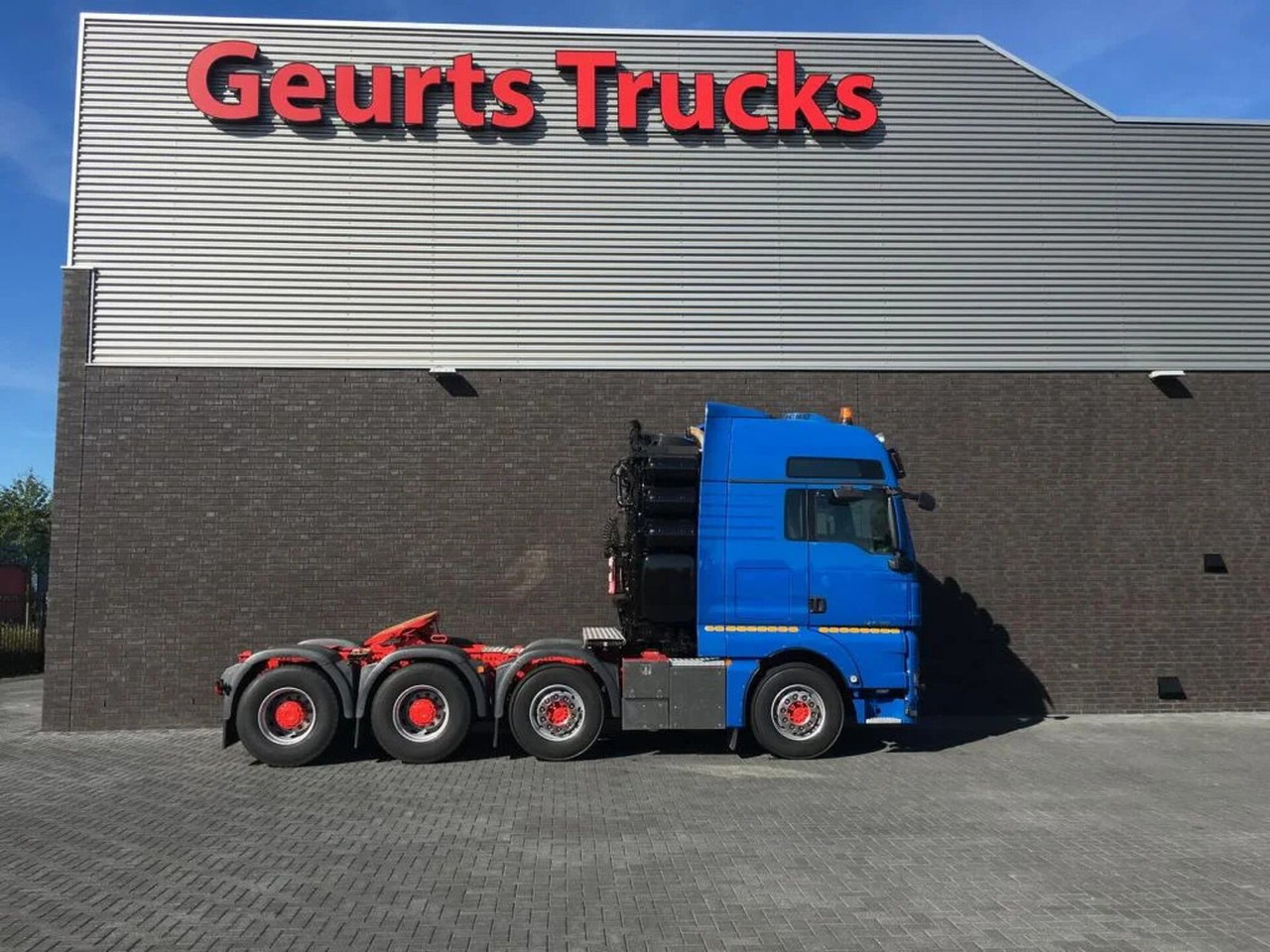 MAN TGX 41.680 V8 8X4 HEAVY DUTY TRACTOR 250 TONS - Tahač: obrázek 4 MAN TGX 41.680 V8 8X4 HEAVY DUTY TRACTOR 250 TONS - Tahač: obrázek 4