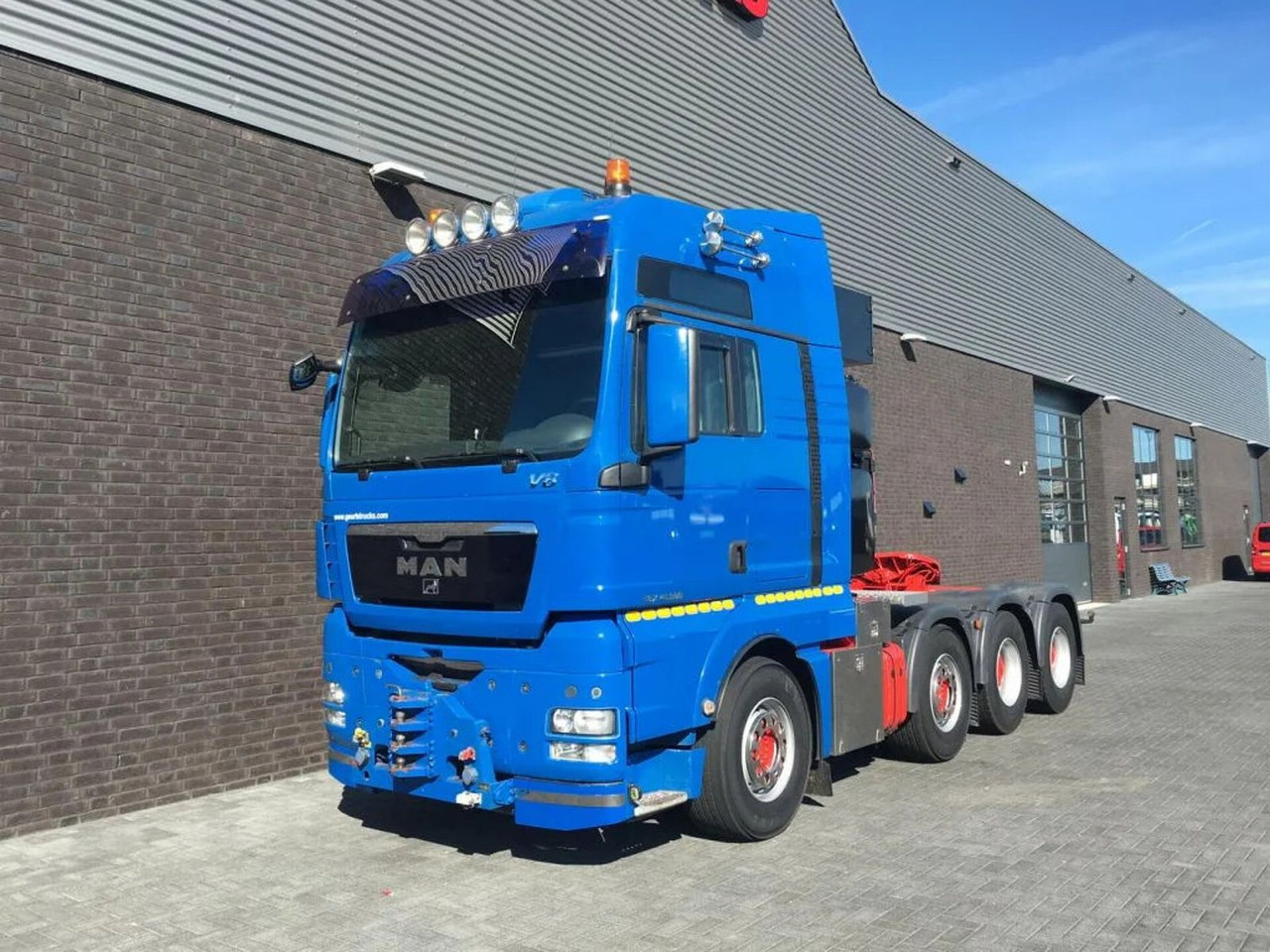 MAN TGX 41.680 V8 8X4 HEAVY DUTY TRACTOR 250 TONS - Tahač: obrázek 2 MAN TGX 41.680 V8 8X4 HEAVY DUTY TRACTOR 250 TONS - Tahač: obrázek 2