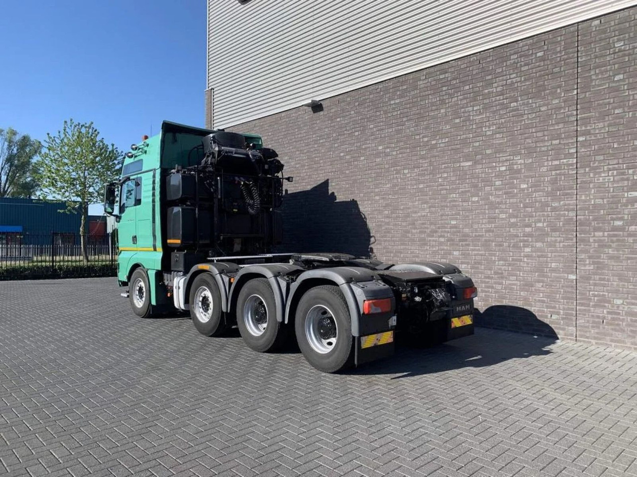MAN TGX 41.680 V8 8X4 HEAVY DUTY TRACTOR 250 TONS - Tahač: obrázek 3 MAN TGX 41.680 V8 8X4 HEAVY DUTY TRACTOR 250 TONS - Tahač: obrázek 3
