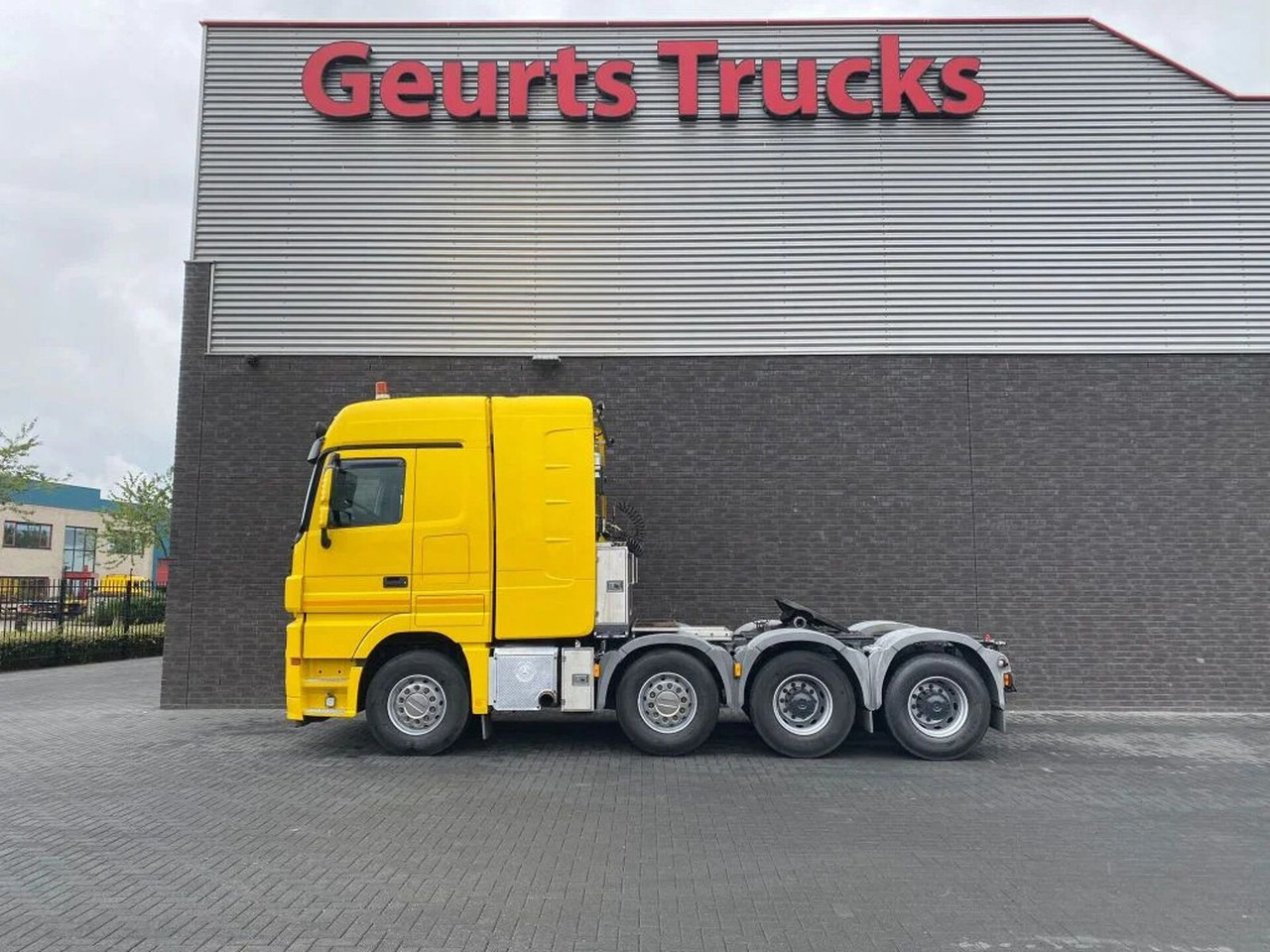 Mercedes-Benz Actros 4165 V8 8X4 SLT TITAN HEAVY DUTY TRACTOR - Tahač: obrázek 1 Mercedes-Benz Actros 4165 V8 8X4 SLT TITAN HEAVY DUTY TRACTOR - Tahač: obrázek 1