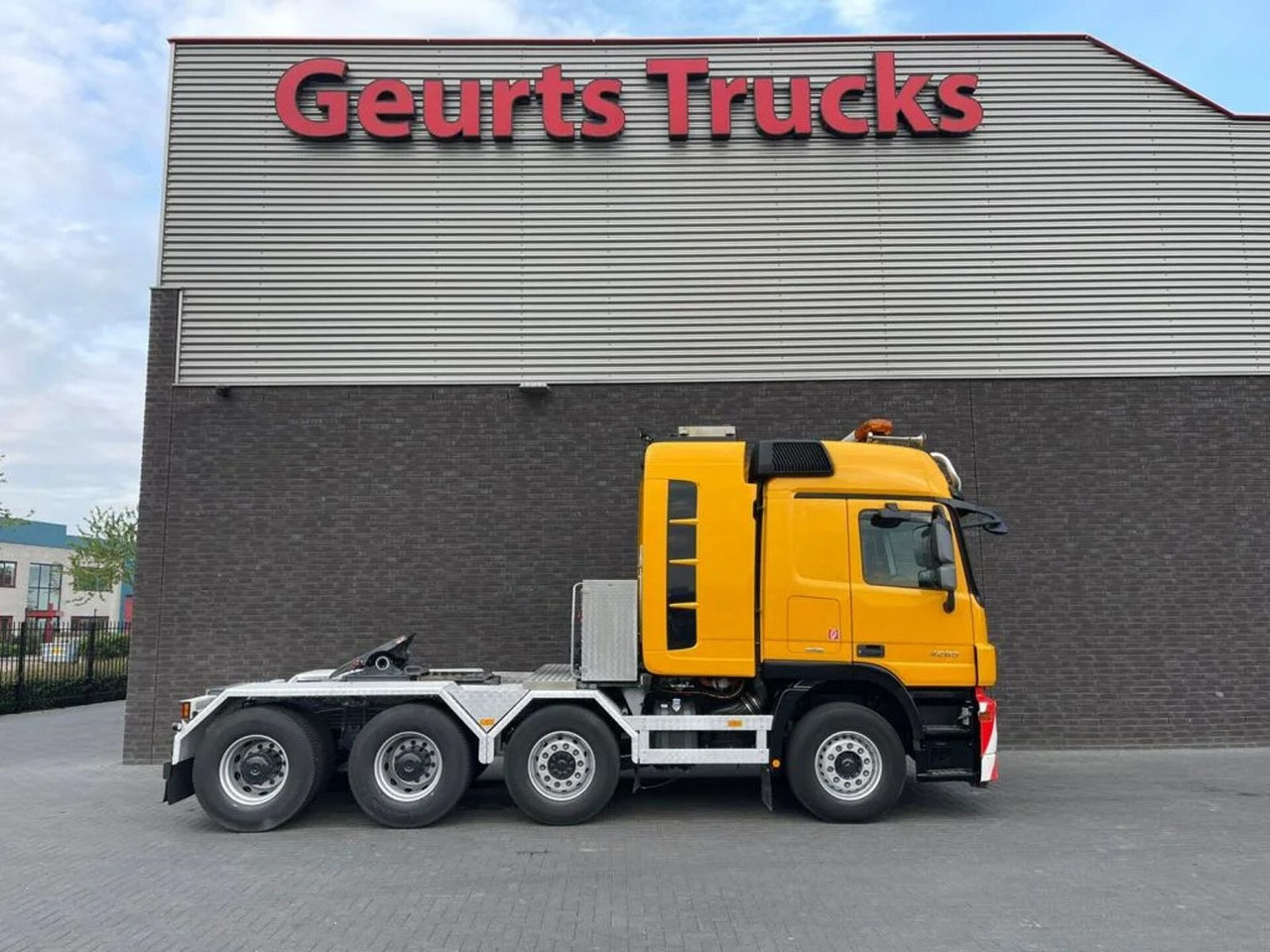 Mercedes-Benz Actros 4165 V8 8X4 SLT TITAN HEAVY DUTY TRACTOR/ - Tahač: obrázek 4 Mercedes-Benz Actros 4165 V8 8X4 SLT TITAN HEAVY DUTY TRACTOR/ - Tahač: obrázek 4