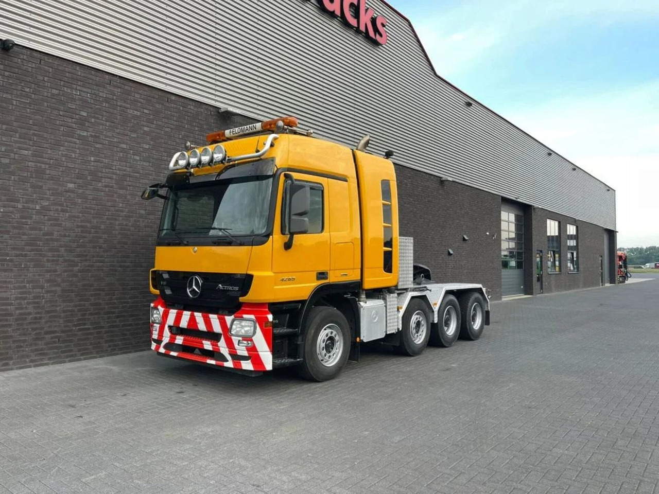 Mercedes-Benz Actros 4165 V8 8X4 SLT TITAN HEAVY DUTY TRACTOR/ - Tahač: obrázek 2 Mercedes-Benz Actros 4165 V8 8X4 SLT TITAN HEAVY DUTY TRACTOR/ - Tahač: obrázek 2