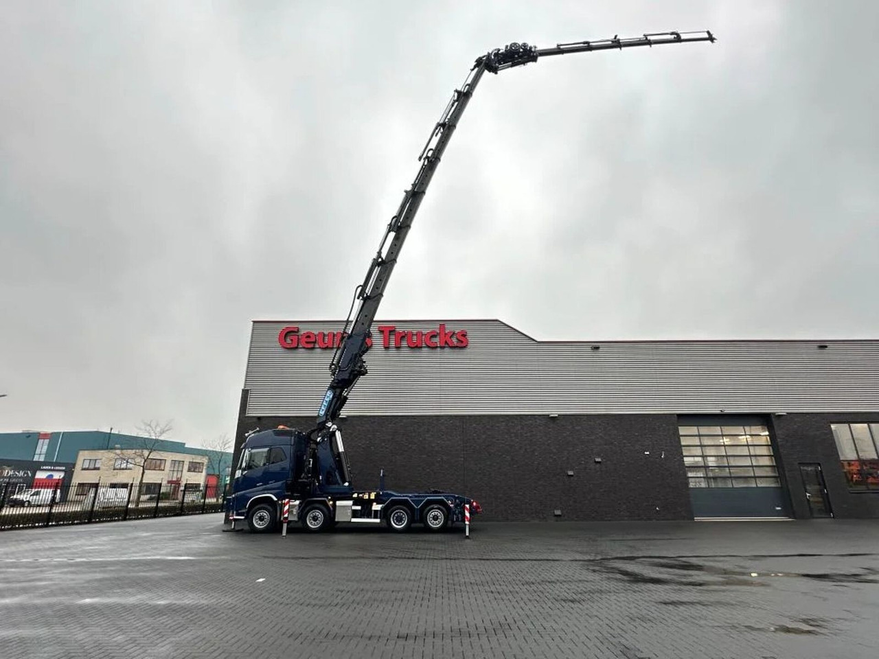 Volvo FH 16.650 8X2 + EFFER 1855/8S + JIB 6S HEAVY DUT - Tahač: obrázek 4 Volvo FH 16.650 8X2 + EFFER 1855/8S + JIB 6S HEAVY DUT - Tahač: obrázek 4