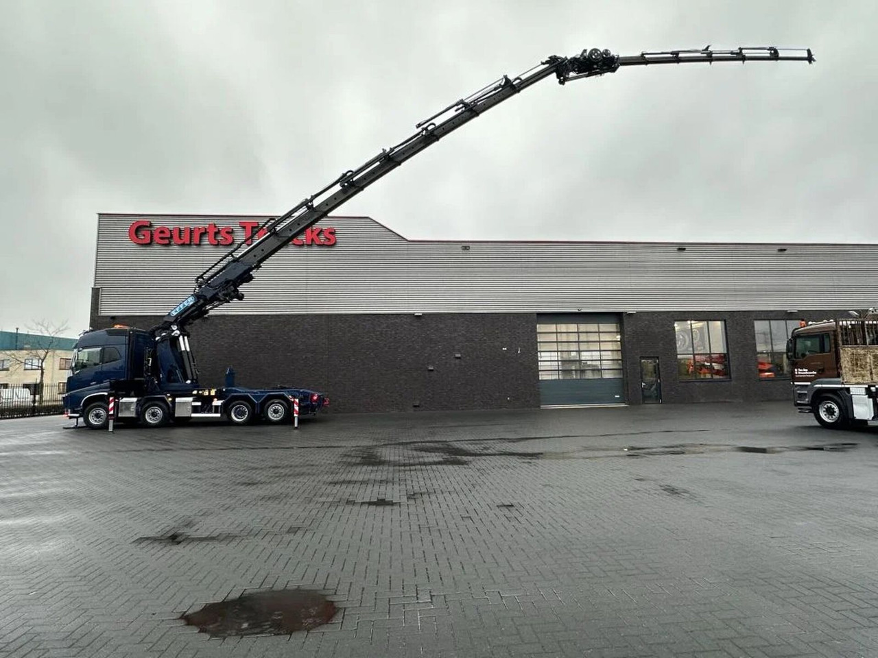 Volvo FH 16.650 8X2 + EFFER 1855/8S + JIB 6S HEAVY DUT - Tahač: obrázek 1 Volvo FH 16.650 8X2 + EFFER 1855/8S + JIB 6S HEAVY DUT - Tahač: obrázek 1