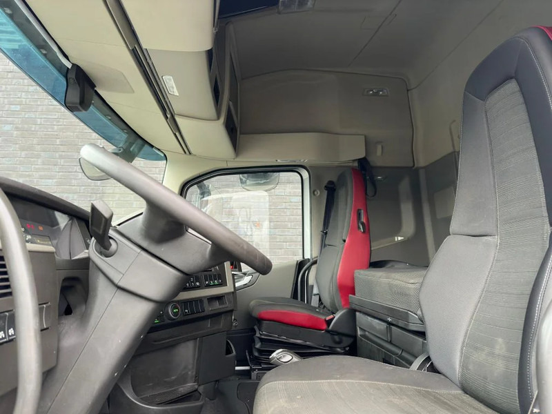 Tahač Volvo FH 460 6X4 TREKKER/TRACTOR/SZM EURO 6 HYDRAULIC: obrázek 16 Tahač Volvo FH 460 6X4 TREKKER/TRACTOR/SZM EURO 6 HYDRAULIC: obrázek 16