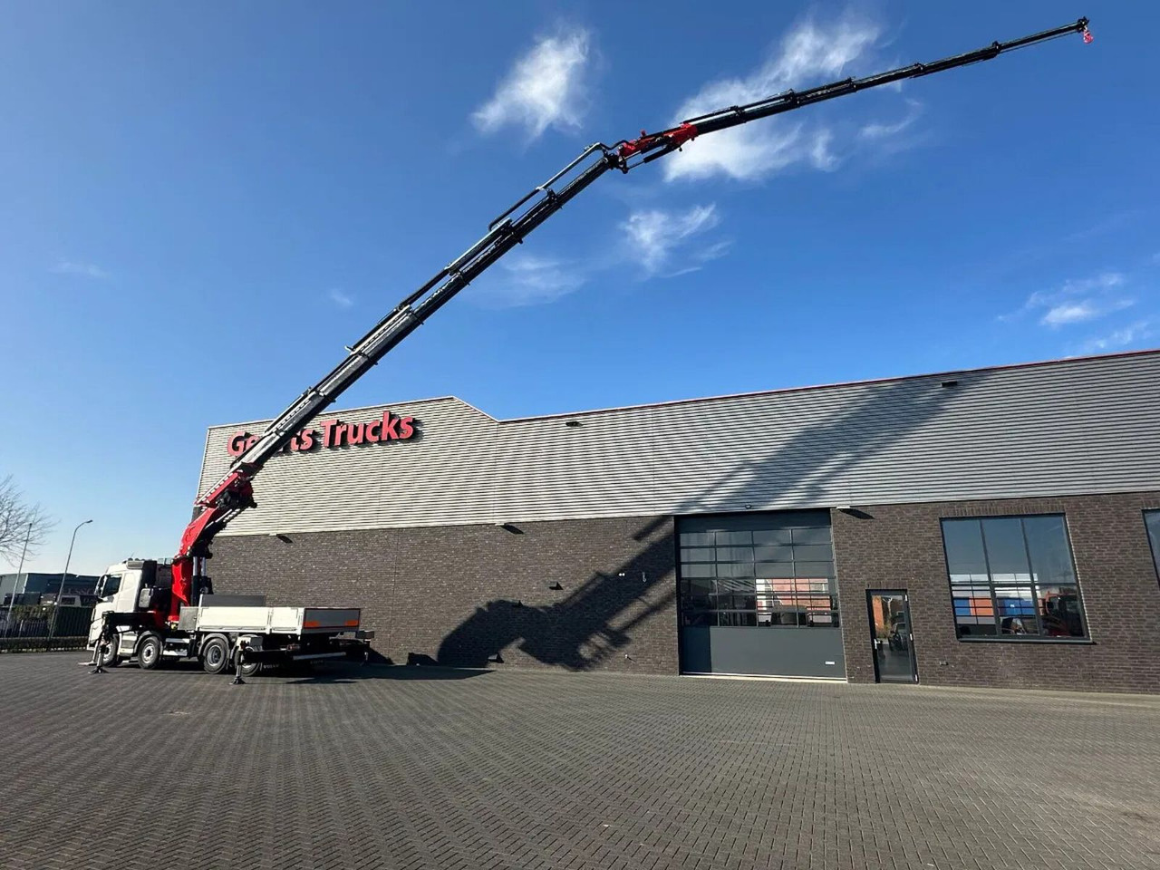 Volvo FH 500 8X4 RF-RT40G FASSI F1450R.2.8 + JIB L826 - Auto s hydraulickou rukou: obrázek 4 Volvo FH 500 8X4 RF-RT40G FASSI F1450R.2.8 + JIB L826 - Auto s hydraulickou rukou: obrázek 4
