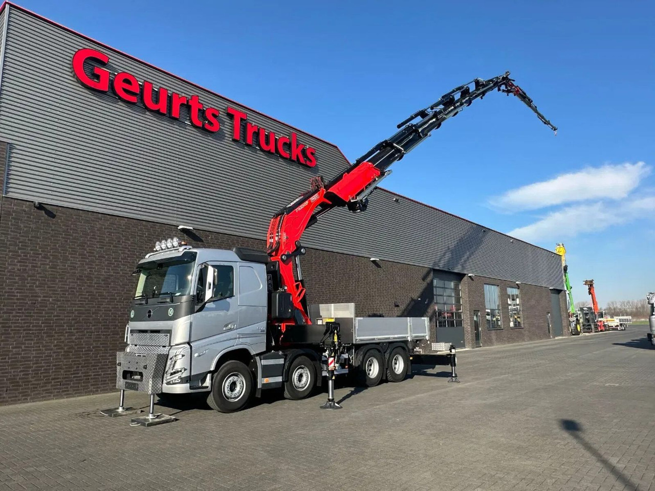 Volvo FH 500 8X4 RF-RT40G FASSI F1450R.2.8 + JIB L826 - Auto s hydraulickou rukou: obrázek 3 Volvo FH 500 8X4 RF-RT40G FASSI F1450R.2.8 + JIB L826 - Auto s hydraulickou rukou: obrázek 3