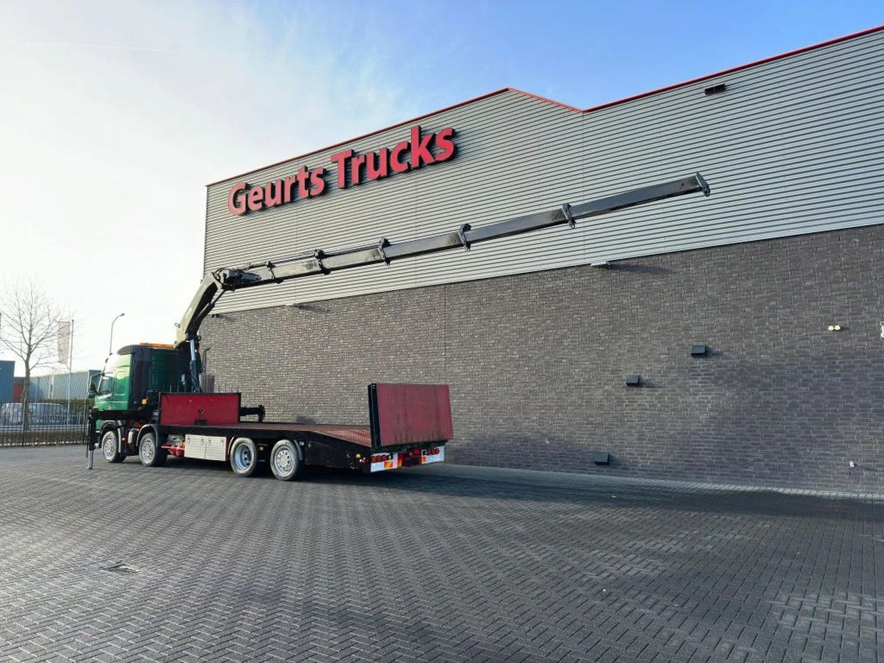 Volvo FM 500 8X2 OPRIJWAGEN/MACHINE TRANSPORTER + HIAB - Auto s hydraulickou rukou: obrázek 3 Volvo FM 500 8X2 OPRIJWAGEN/MACHINE TRANSPORTER + HIAB - Auto s hydraulickou rukou: obrázek 3