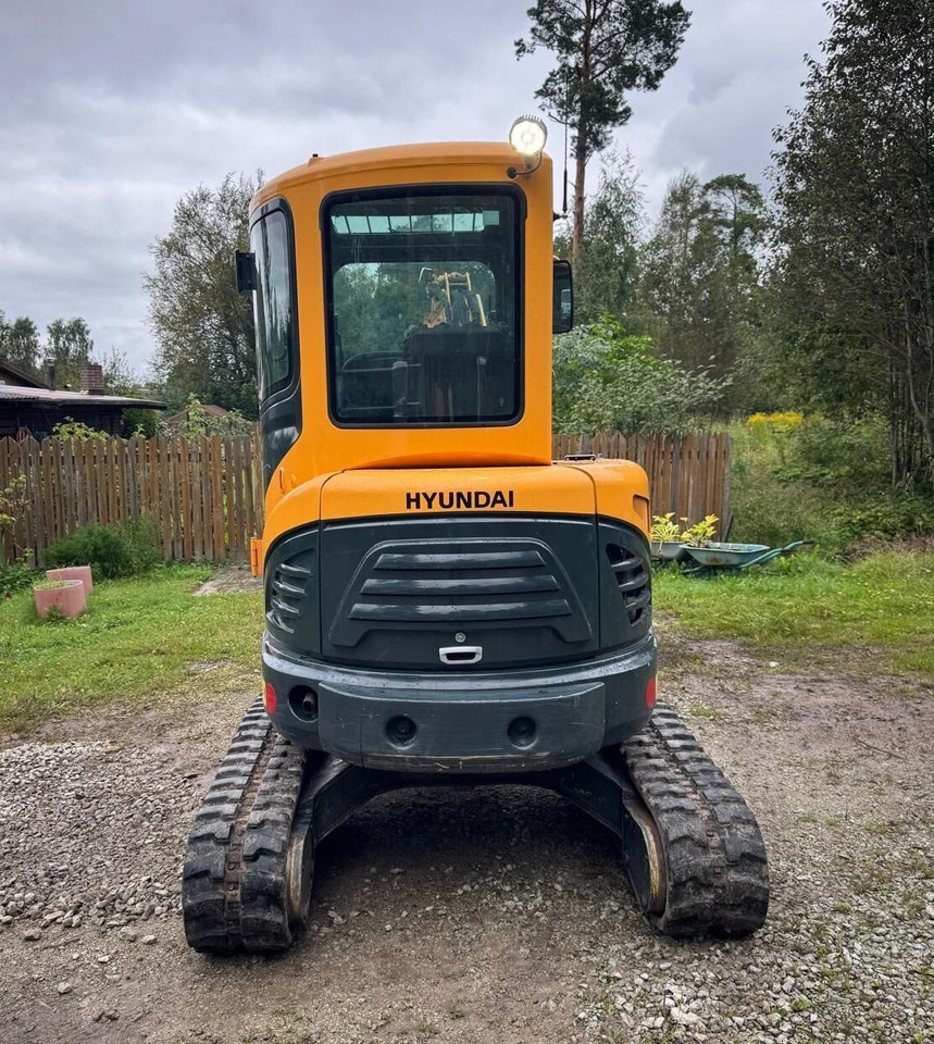 Hyundai R35Z - 9 - Mini rýpadlo: obrázek 5 Hyundai R35Z - 9 - Mini rýpadlo: obrázek 5