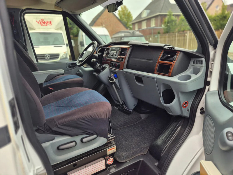 Camper ROLLER TEAM AUTOROLLER 595 P.... trekhaak,eerste eigenaar. - Polointegrovaný obytný vůz: obrázek 4 Camper ROLLER TEAM AUTOROLLER 595 P.... trekhaak,eerste eigenaar. - Polointegrovaný obytný vůz: obrázek 4