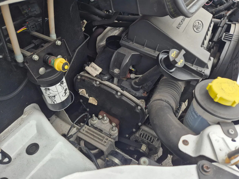 Camper ROLLER TEAM AUTOROLLER 595 P.... trekhaak,eerste eigenaar. - Polointegrovaný obytný vůz: obrázek 5 Camper ROLLER TEAM AUTOROLLER 595 P.... trekhaak,eerste eigenaar. - Polointegrovaný obytný vůz: obrázek 5