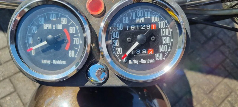 Harley-Davidson FXE SUPER GLIDE.... 1200 AMF first paint - Motocykl: obrázek 5 Harley-Davidson FXE SUPER GLIDE.... 1200 AMF first paint - Motocykl: obrázek 5