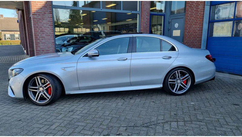 Mercedes-Benz E-Klasse 63 S, 4 Matic AMG..... Premium plus. - Sedan: obrázek 5 Mercedes-Benz E-Klasse 63 S, 4 Matic AMG..... Premium plus. - Sedan: obrázek 5
