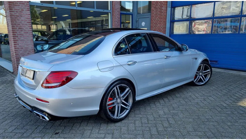 Mercedes-Benz E-Klasse 63 S, 4 Matic AMG..... Premium plus. - Sedan: obrázek 3 Mercedes-Benz E-Klasse 63 S, 4 Matic AMG..... Premium plus. - Sedan: obrázek 3