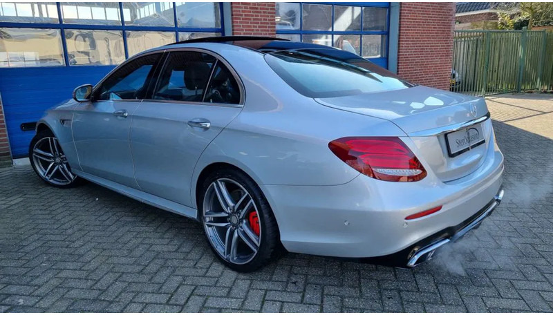 Mercedes-Benz E-Klasse 63 S, 4 Matic AMG..... Premium plus. - Sedan: obrázek 4 Mercedes-Benz E-Klasse 63 S, 4 Matic AMG..... Premium plus. - Sedan: obrázek 4
