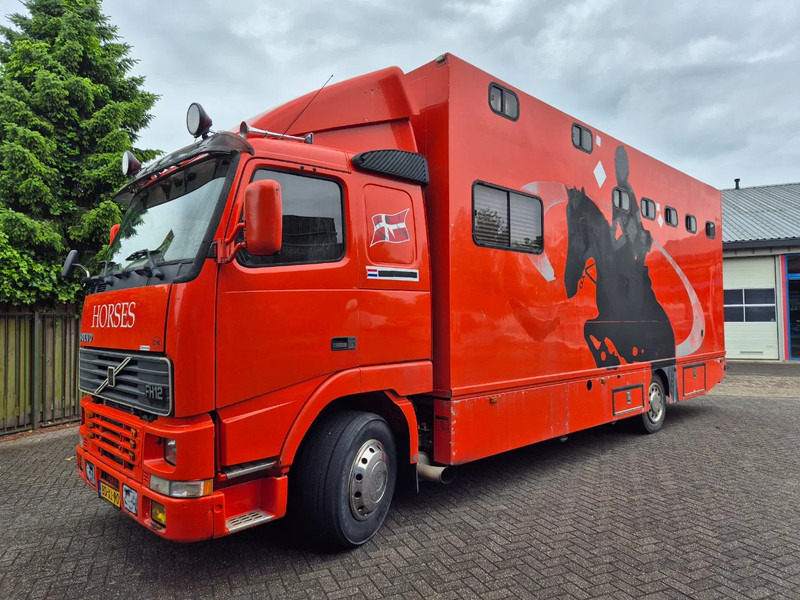 Volvo FH 12.... 380pk luchtgeveerd voor en achteras - Auto na přepravu koní: obrázek 1 Volvo FH 12.... 380pk luchtgeveerd voor en achteras - Auto na přepravu koní: obrázek 1