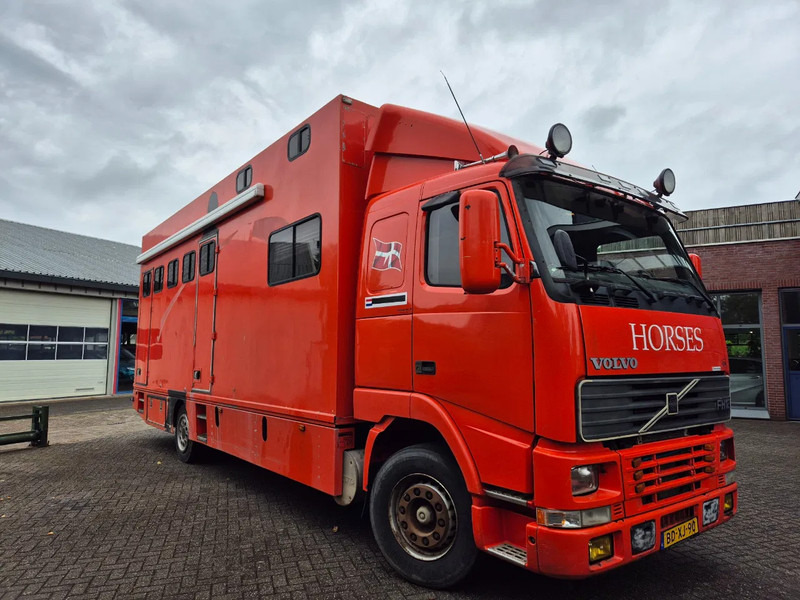 Volvo FH 12.... 380pk luchtgeveerd voor en achteras - Auto na přepravu koní: obrázek 4 Volvo FH 12.... 380pk luchtgeveerd voor en achteras - Auto na přepravu koní: obrázek 4