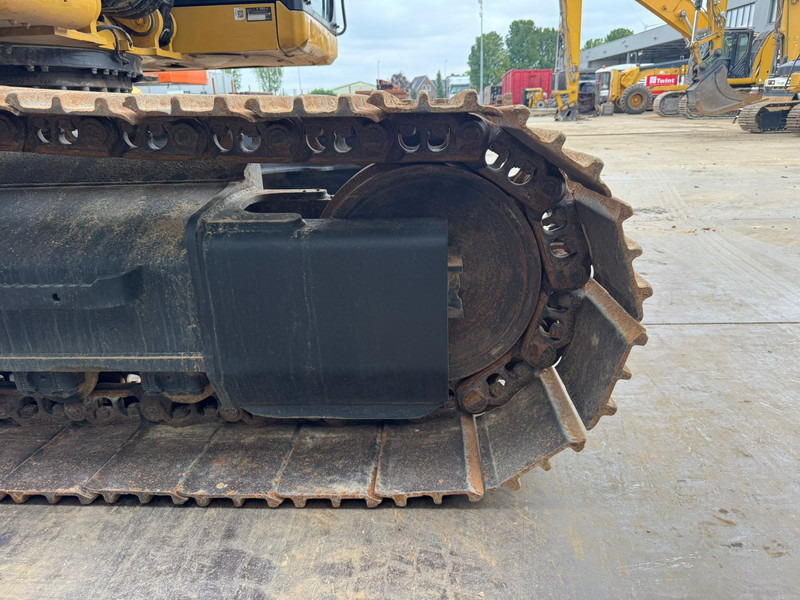 Pásové rýpadlo Caterpillar 320GC: obrázek 16